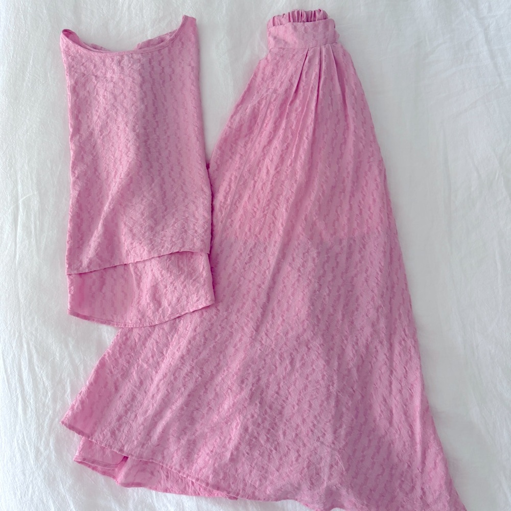 Entro - pink textured maxi skirt w/ pockets & matching cap-sleeve blouse size S